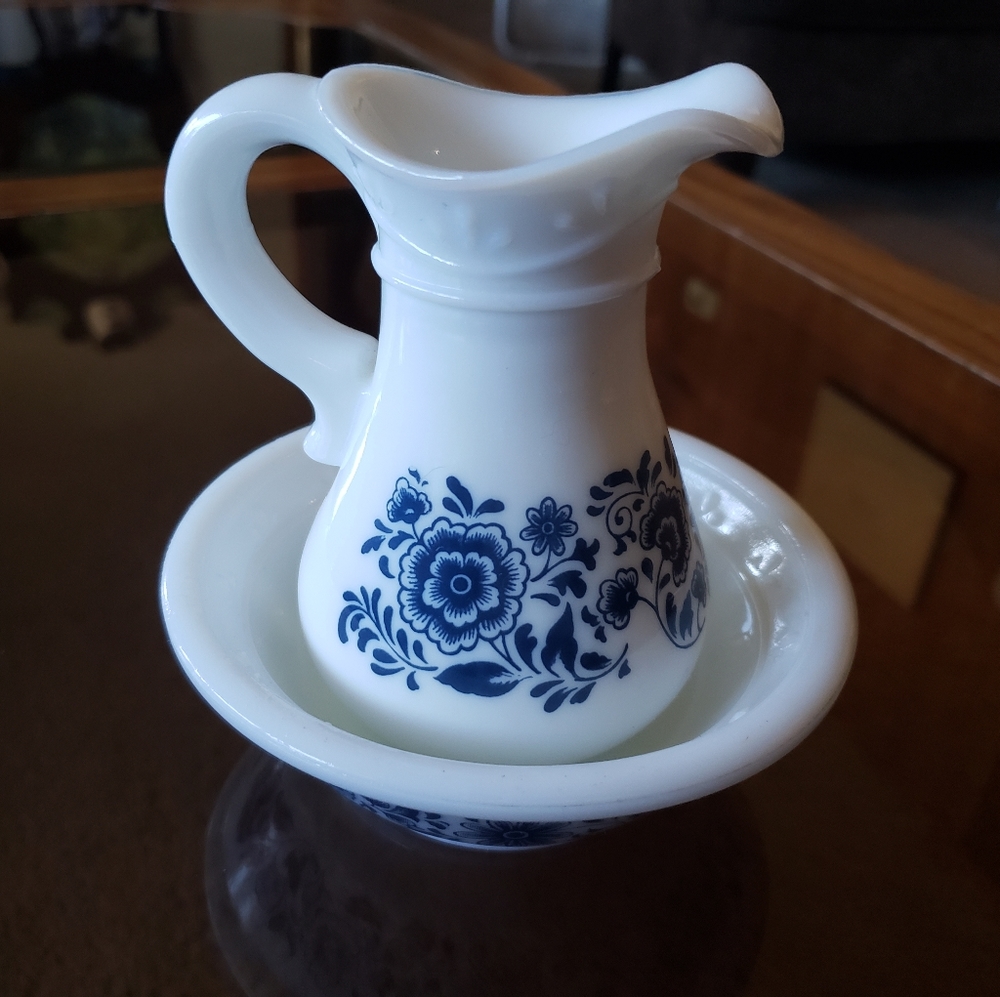 Vintage avon milk glass deco bottle